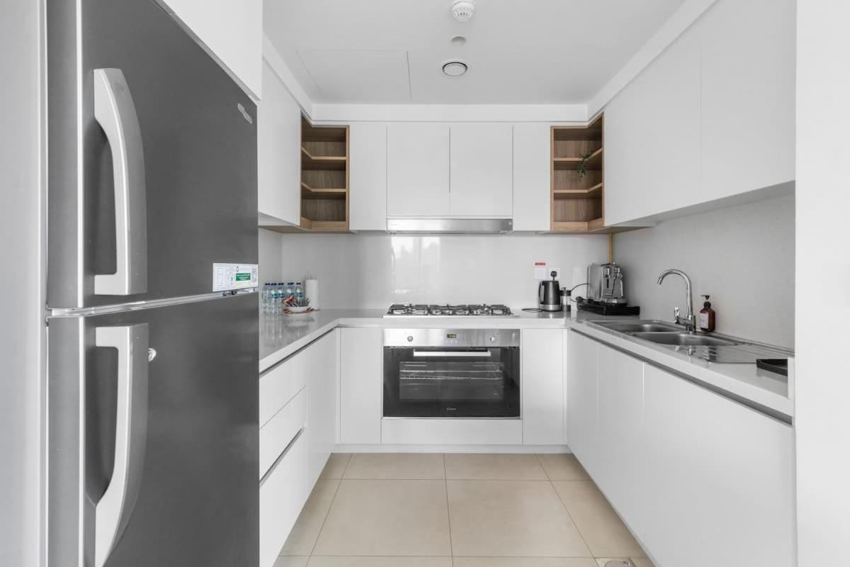 New Stunning 4 Bedroom Burj Khalifa View Apartment Dubai