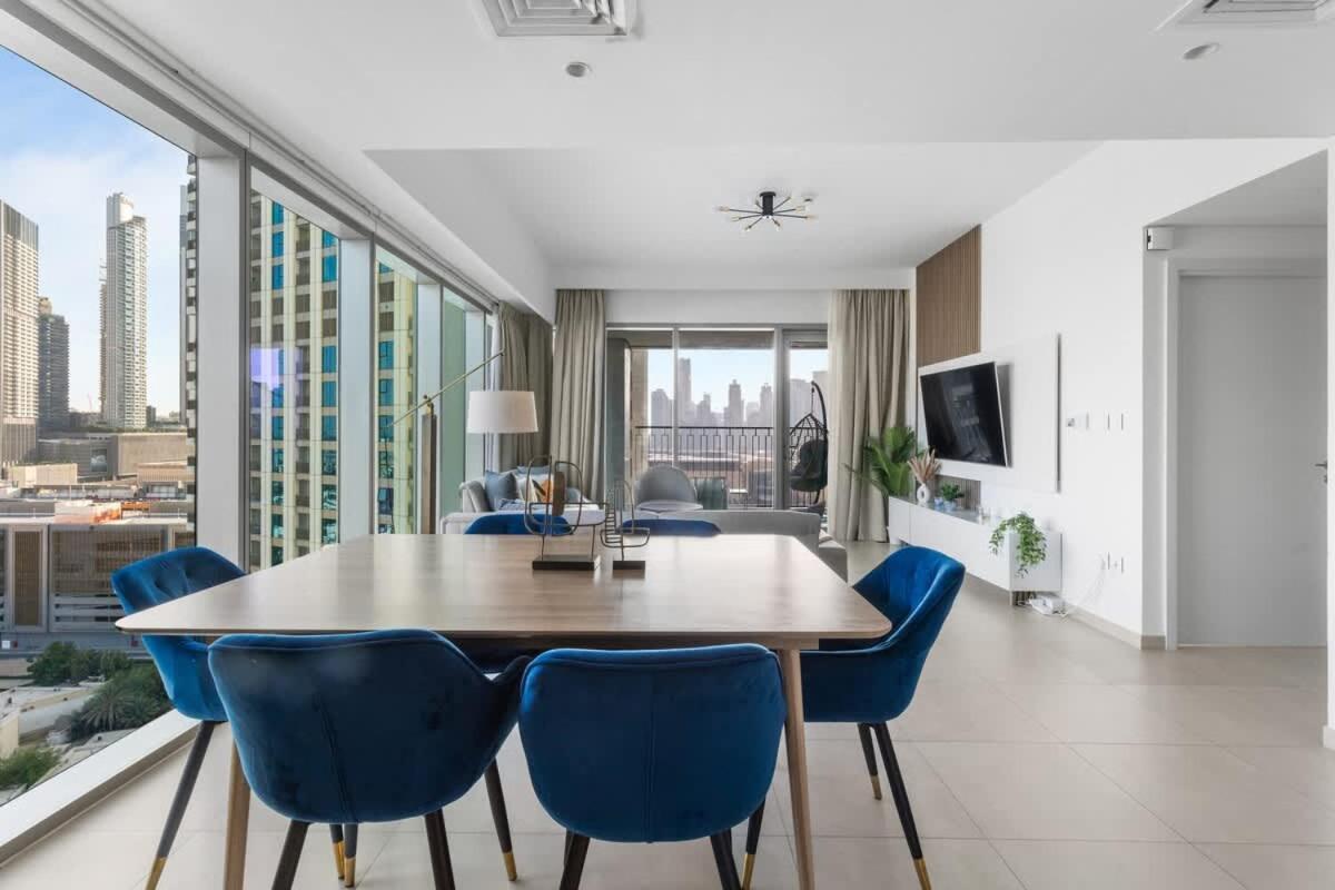 New Stunning 4 Bedroom Burj Khalifa View Dubai