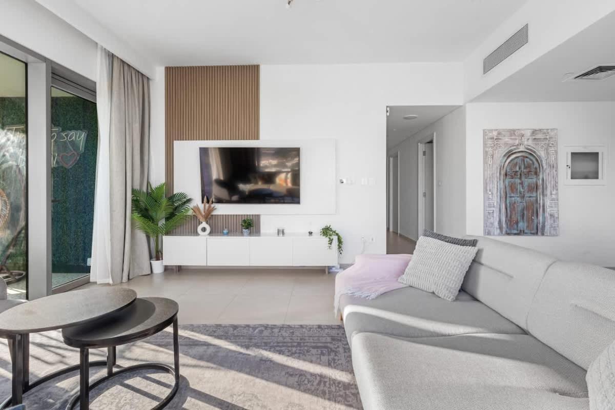 Apartment New Stunning 4 Bedroom Burj Khalifa View