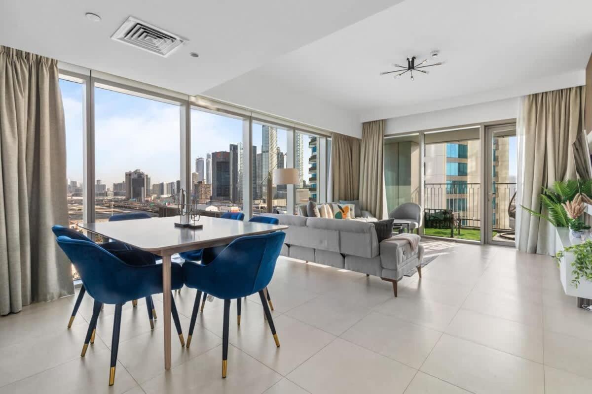 New Stunning 4 Bedroom Burj Khalifa View *