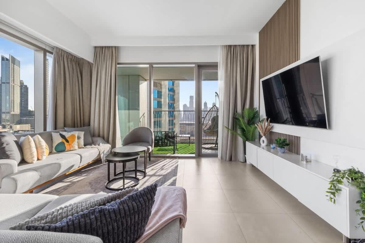 New Stunning 4 Bedroom Burj Khalifa View * Dubai