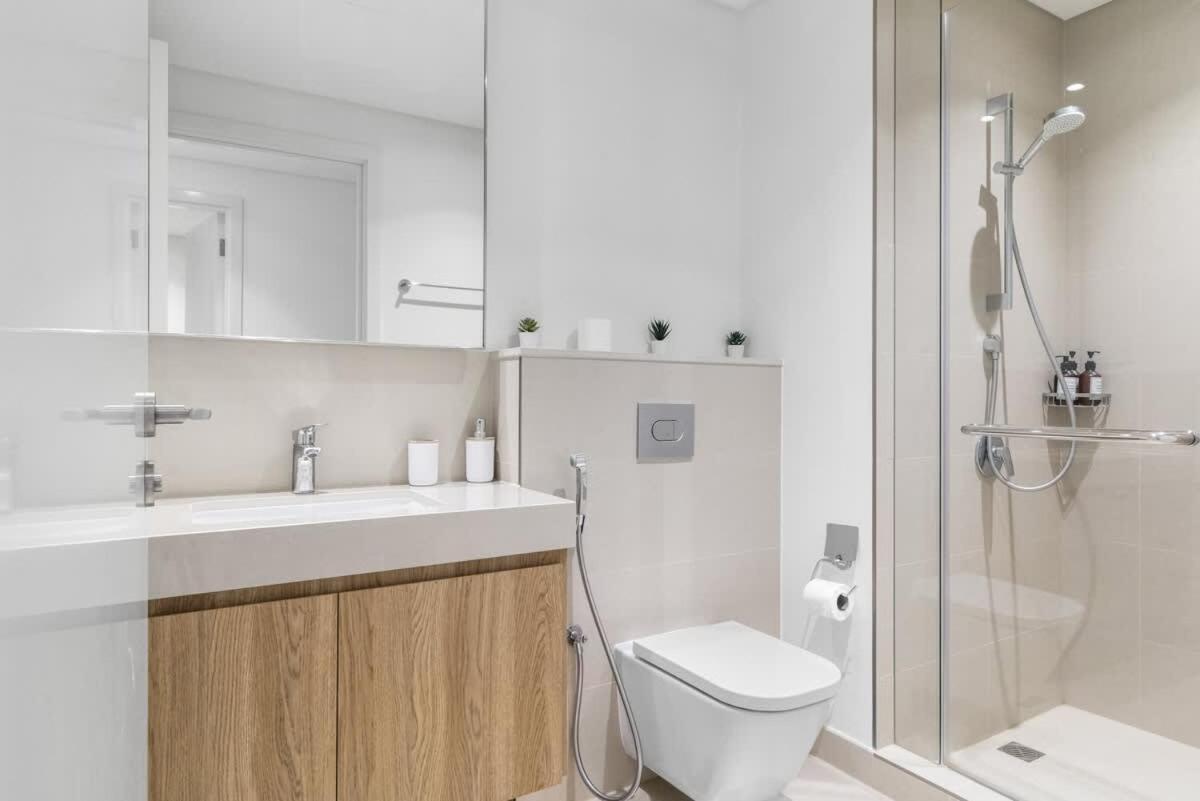 New Stunning 4 Bedroom Burj Khalifa View