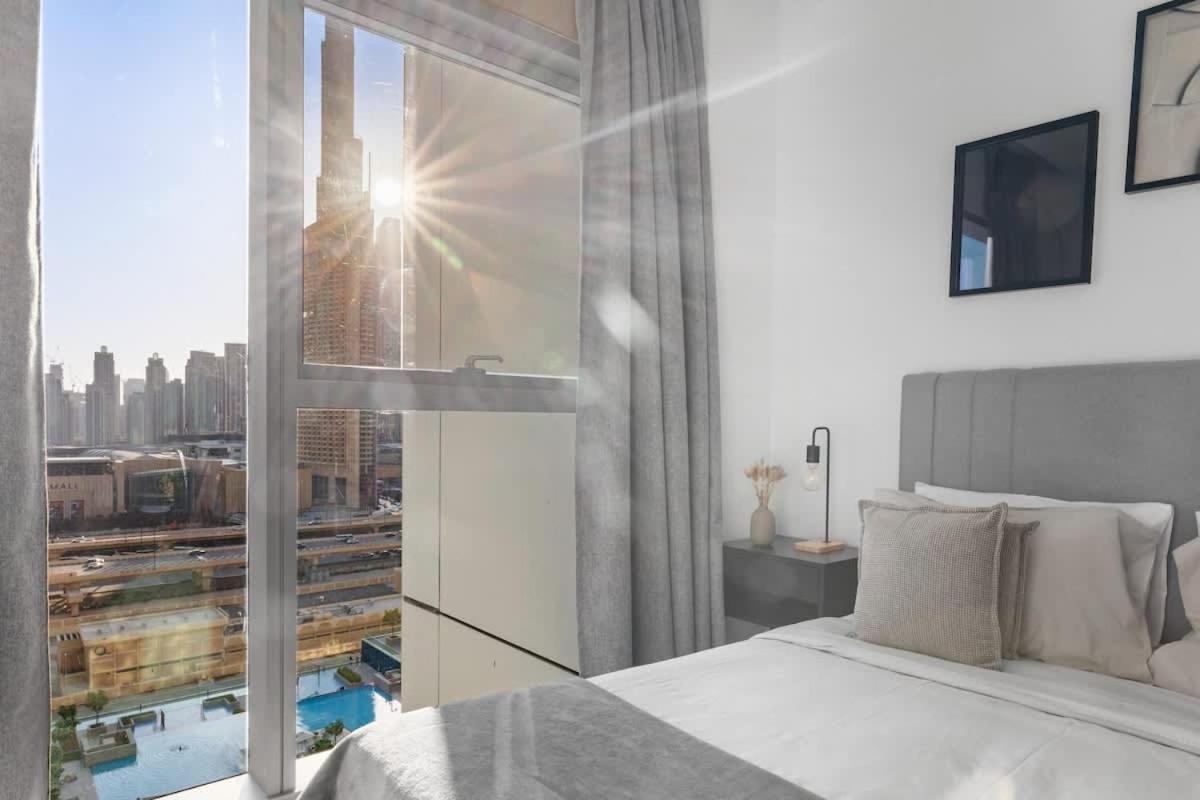 New Stunning 4 Bedroom Burj Khalifa View Apartment Dubai