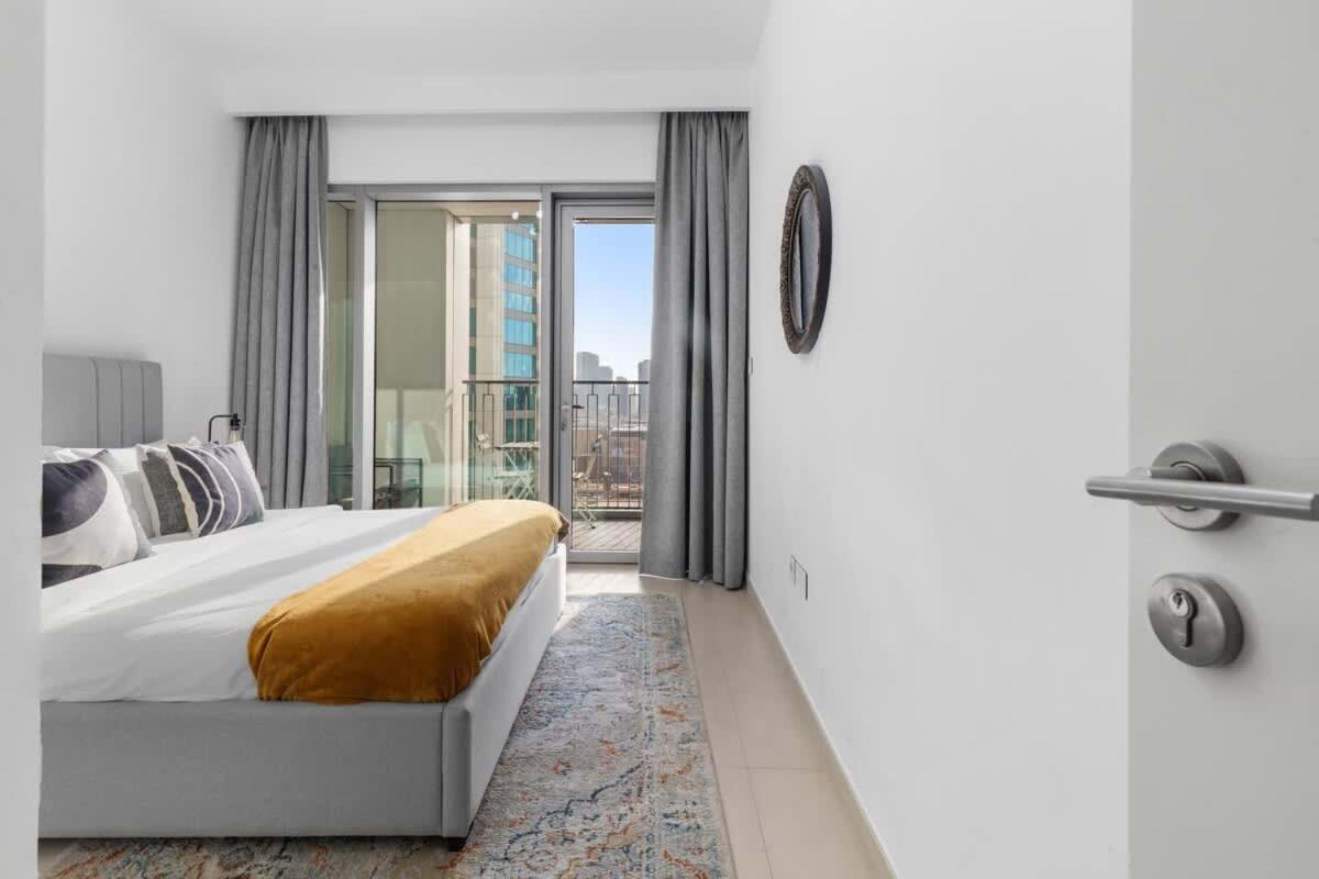 New Stunning 4 Bedroom Burj Khalifa View Dubai