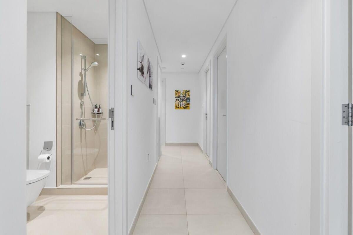 New Stunning 4 Bedroom Burj Khalifa View *