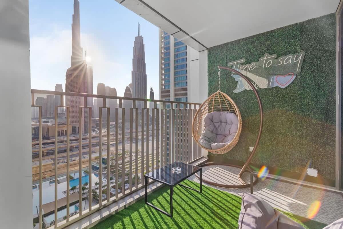 New Stunning 4 Bedroom Burj Khalifa View Apartment