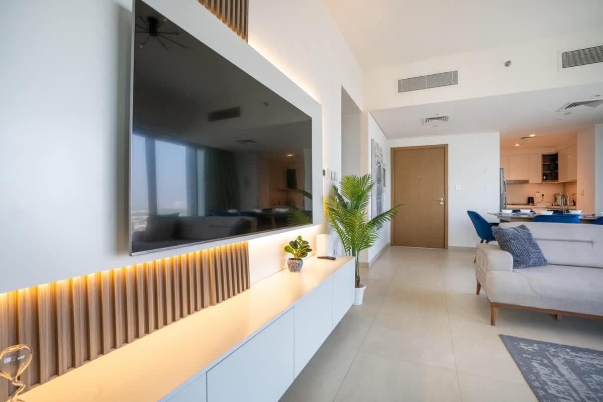 New Stunning 4 Bedroom Burj Khalifa View *